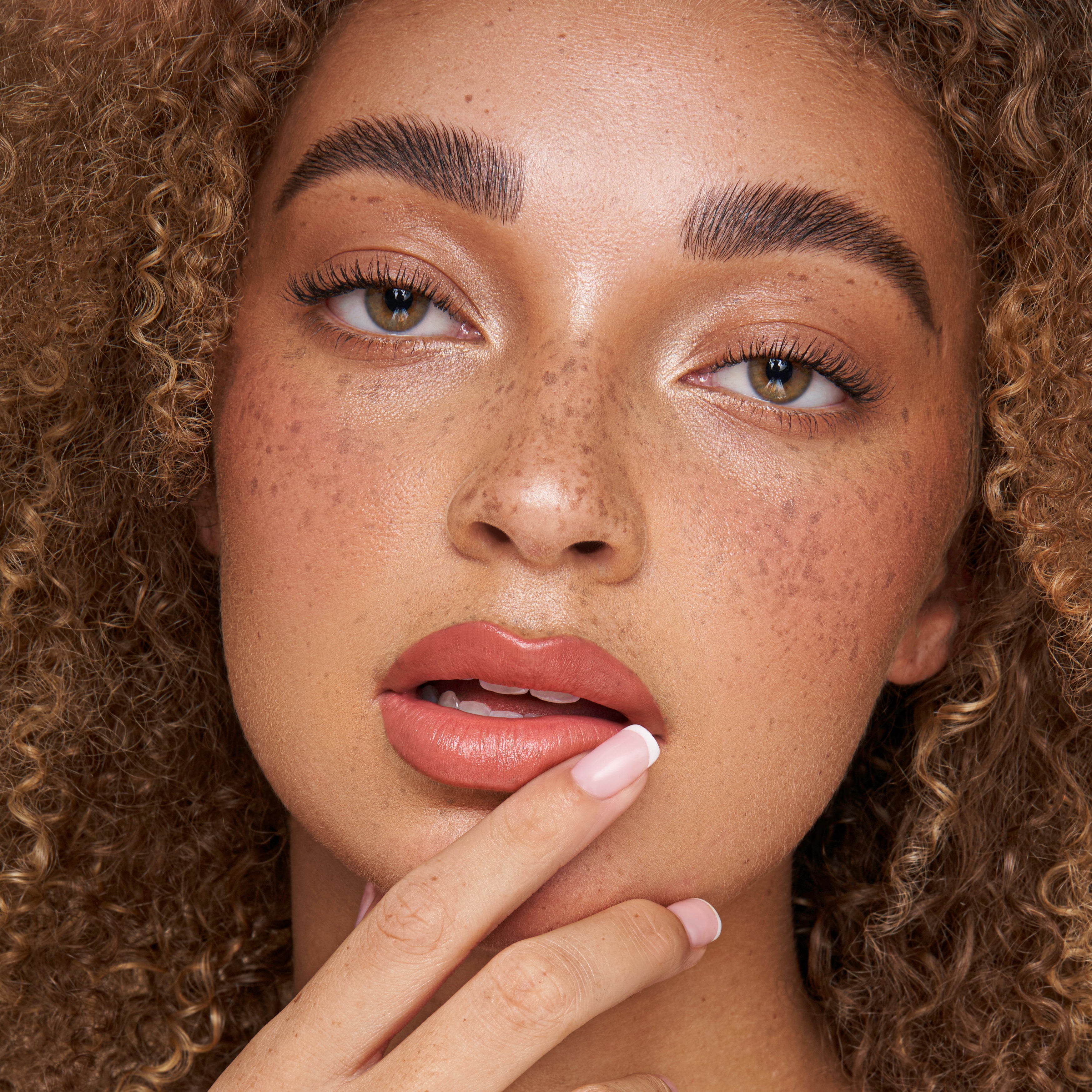 Earthen Gold Velvet Lip Cream